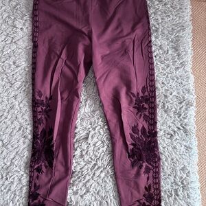 Floral Embroidered Leggings - Pink